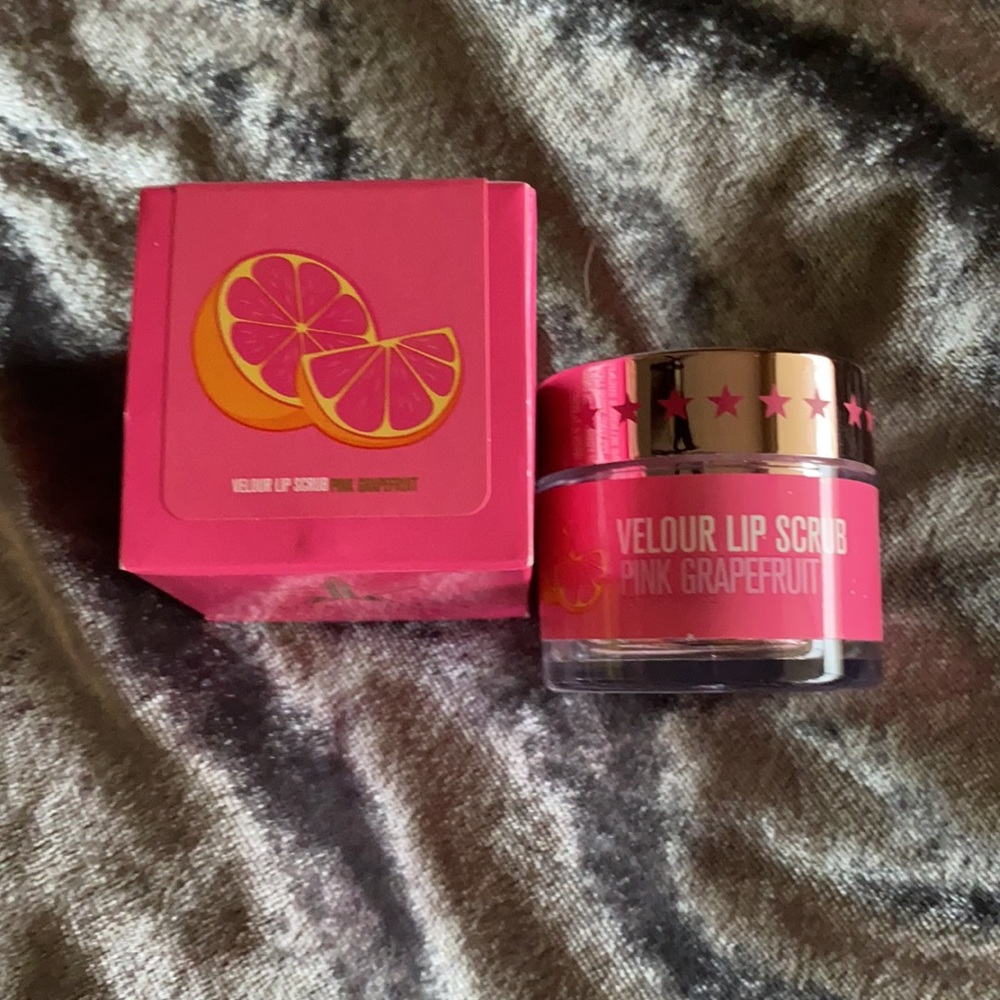 Jeffree star velour lip scrub - pink grapefruit
